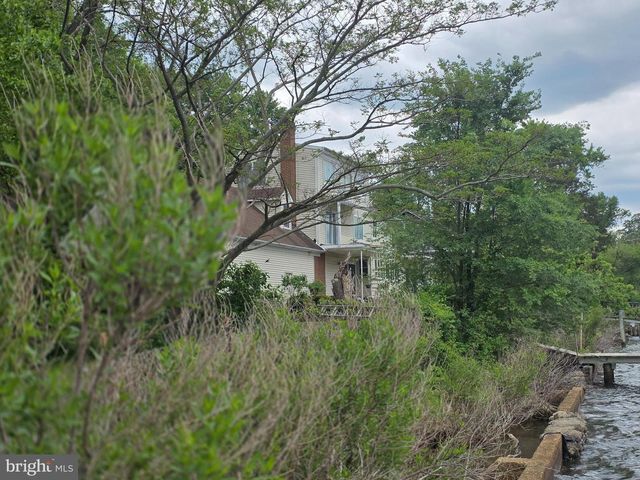 145 EDGEWATER DR, Edgewater, MD 21037