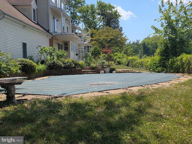 145 EDGEWATER DR, Edgewater, MD 21037