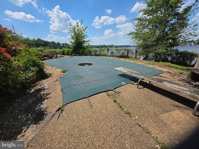 145 EDGEWATER DR, Edgewater, MD 21037