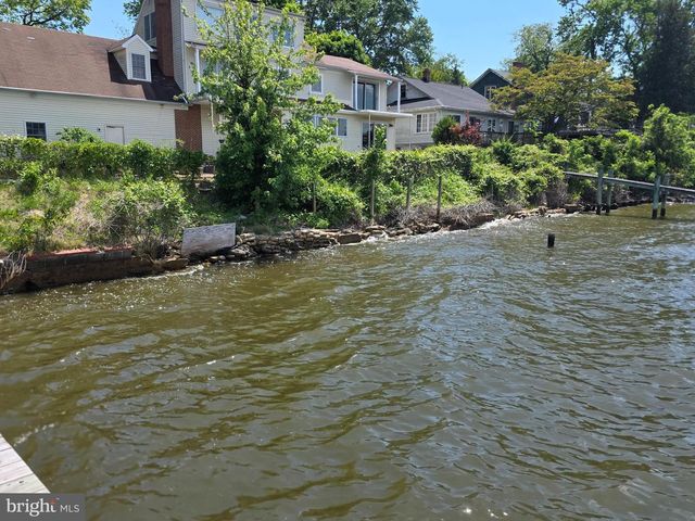 145 EDGEWATER DR, Edgewater, MD 21037