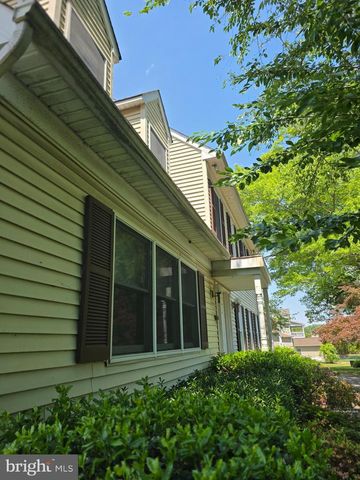 145 EDGEWATER DR, Edgewater, MD 21037