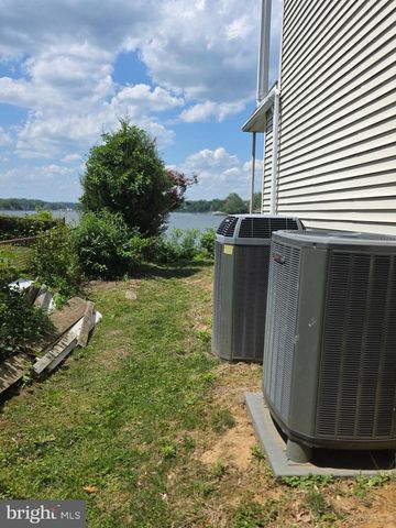 145 EDGEWATER DR, Edgewater, MD 21037
