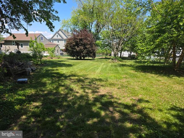 145 EDGEWATER DR, Edgewater, MD 21037