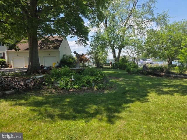 145 EDGEWATER DR, Edgewater, MD 21037