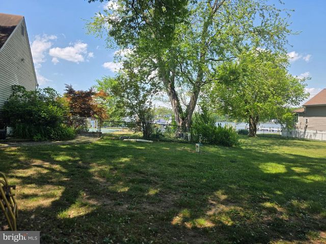 145 EDGEWATER DR, Edgewater, MD 21037