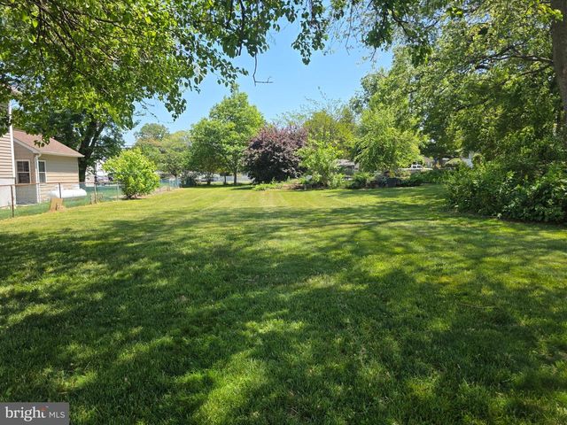 145 EDGEWATER DR, Edgewater, MD 21037