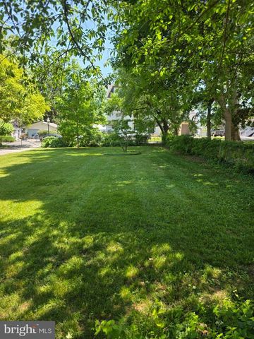 145 EDGEWATER DR, Edgewater, MD 21037