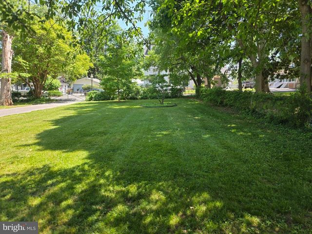 145 EDGEWATER DR, Edgewater, MD 21037