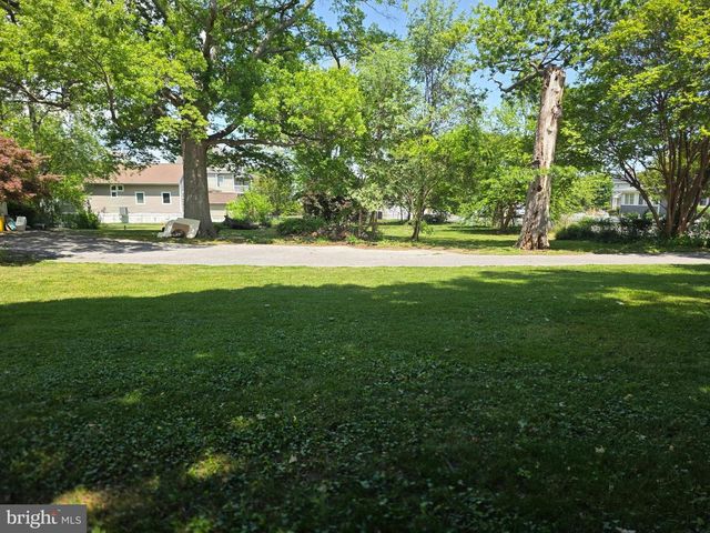 145 EDGEWATER DR, Edgewater, MD 21037