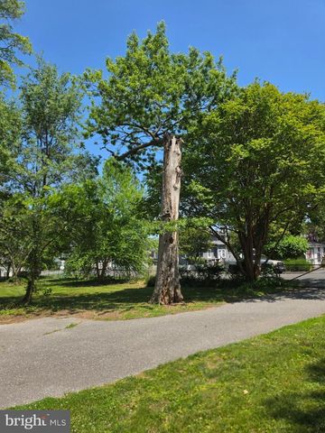 145 EDGEWATER DR, Edgewater, MD 21037