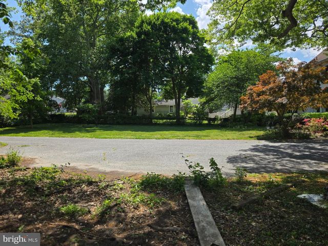 145 EDGEWATER DR, Edgewater, MD 21037