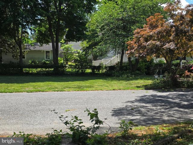 145 EDGEWATER DR, Edgewater, MD 21037