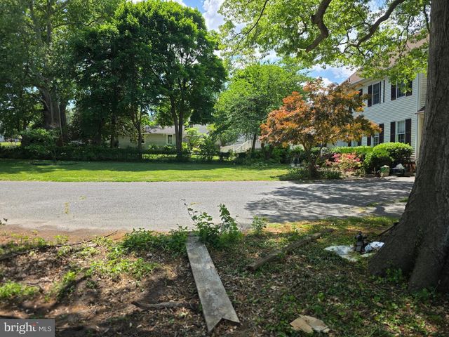 145 EDGEWATER DR, Edgewater, MD 21037