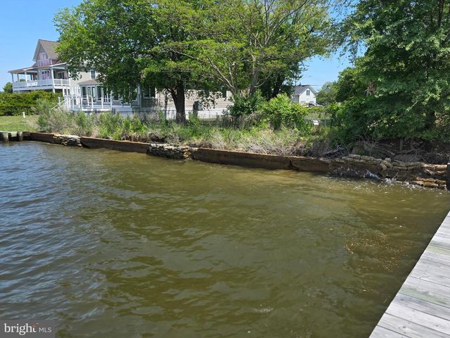145 EDGEWATER DR, Edgewater, MD 21037