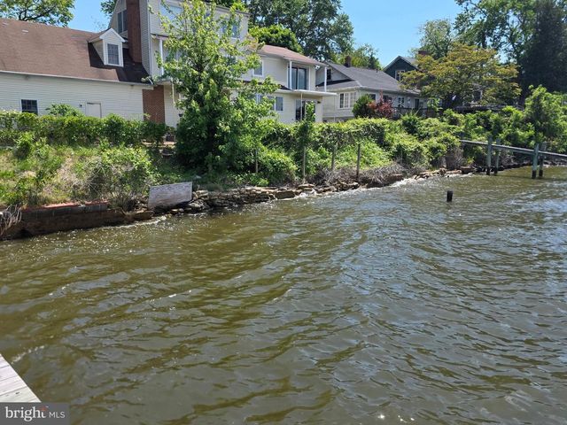 145 EDGEWATER DR, Edgewater, MD 21037