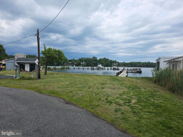 145 EDGEWATER DR, Edgewater, MD 21037