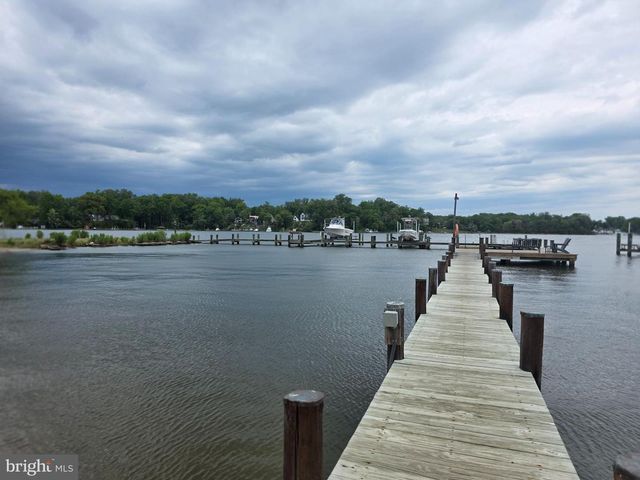 145 EDGEWATER DR, Edgewater, MD 21037