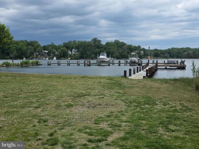 145 EDGEWATER DR, Edgewater, MD 21037