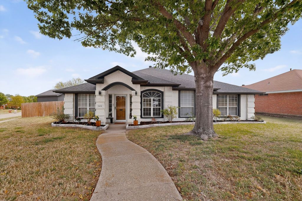3015 Antelope Drive, Mesquite, TX 75181