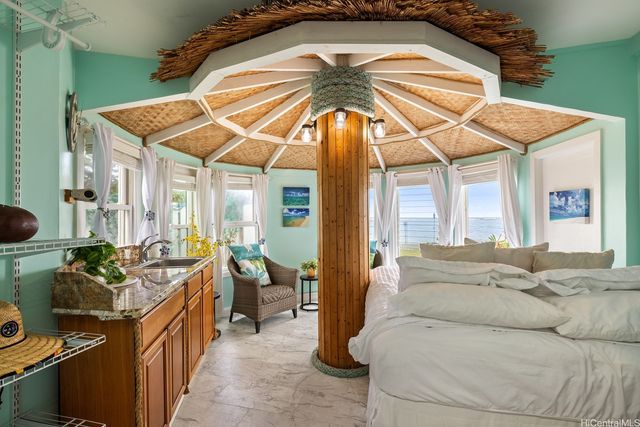 53-841 Kamehameha Highway, Hauula, HI 96717