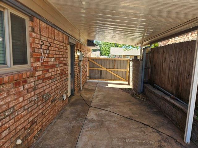 9816 S Hillcrest Drive, Oklahoma City, OK 73159