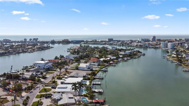 10365 PARADISE BOULEVARD 22, Treasure Island, FL 33706