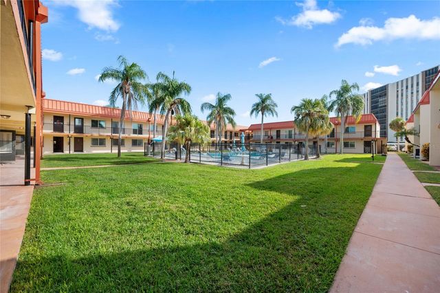10365 PARADISE BOULEVARD 22, Treasure Island, FL 33706