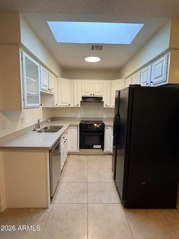 316 W HONONEGH Drive 6, Phoenix, AZ 85027