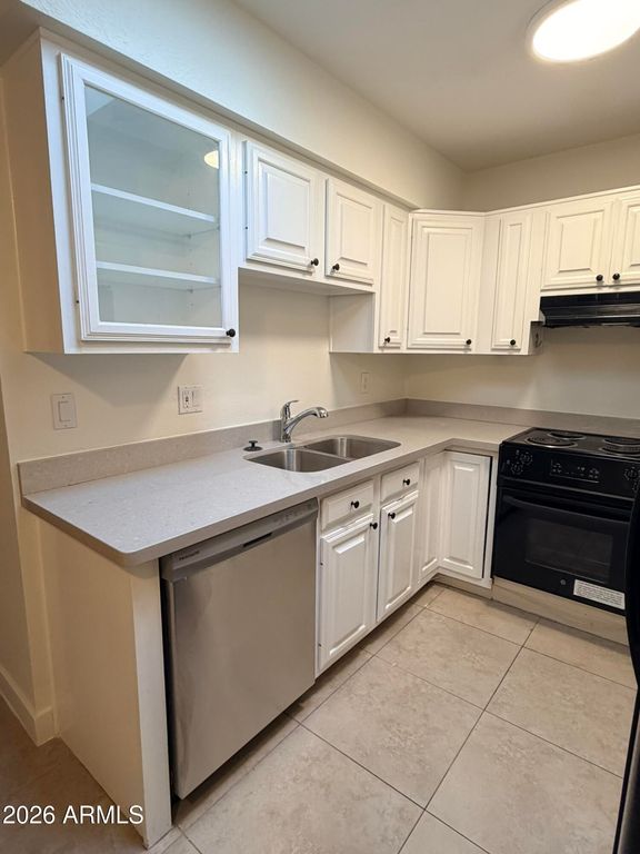 316 W HONONEGH Drive 6, Phoenix, AZ 85027