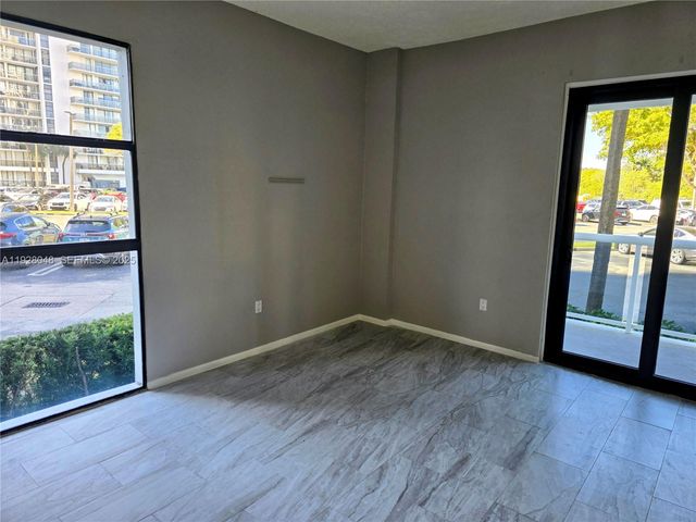 20505 E Country Club Dr 138, Aventura, FL 33180