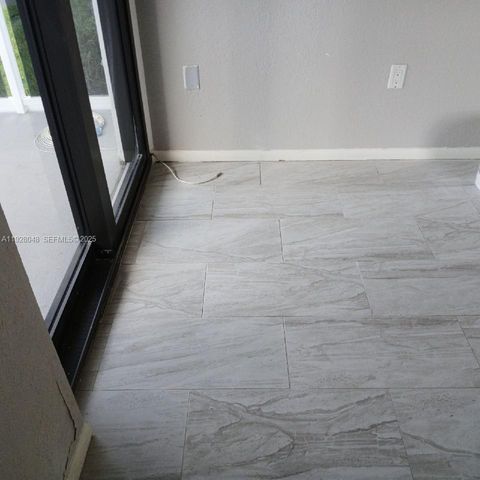 20505 E Country Club Dr 138, Aventura, FL 33180