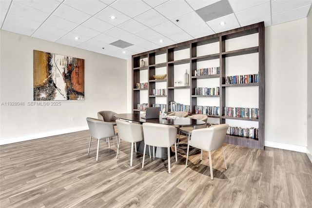 20505 E Country Club Dr 138, Aventura, FL 33180