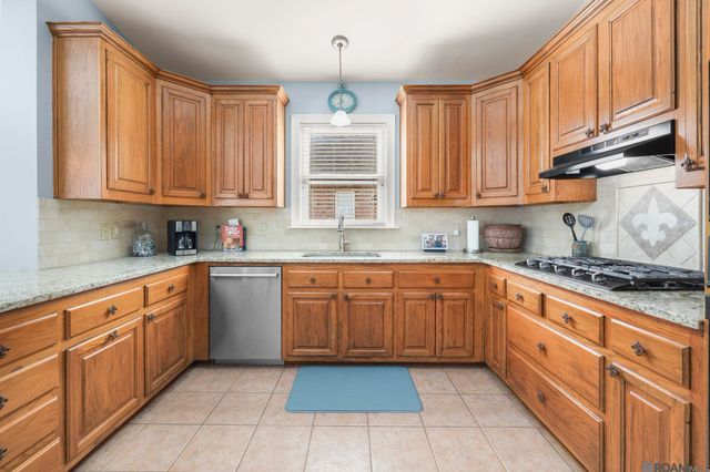 37050 Longwood Ave, Prairieville, LA 70769