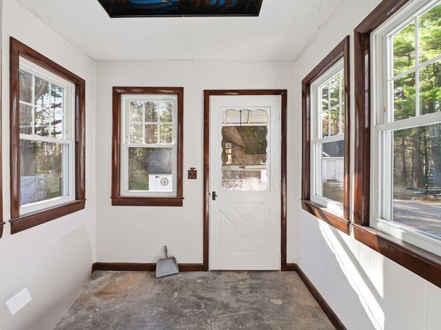 285 W Meadow Rd, Lowell, MA 01854