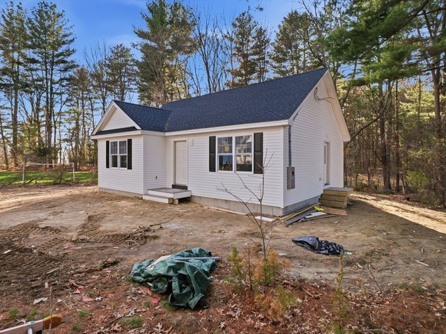 285 W Meadow Rd, Lowell, MA 01854