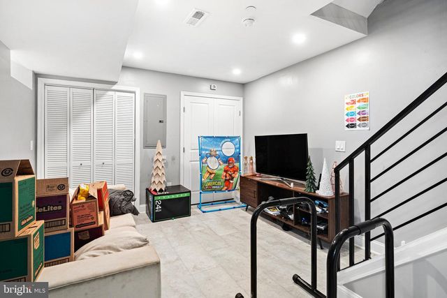 2109 PIERCE ST, Philadelphia, PA 19145