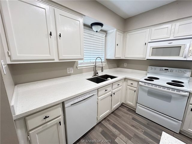 1904 Dartmouth Street K2, College Station, TX 77840