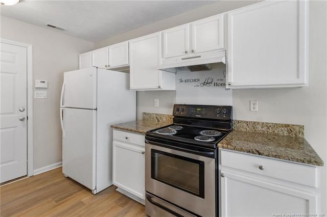 107 Hollow Lane, Raeford, NC 28376