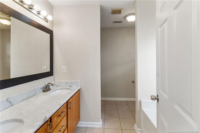 107 Hollow Lane, Raeford, NC 28376