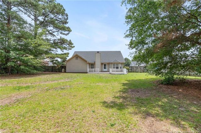 107 Hollow Lane, Raeford, NC 28376