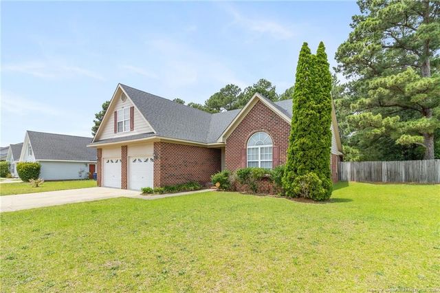 107 Hollow Lane, Raeford, NC 28376