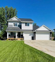 1124 Woodland Drive, Howard Lake, MN 55349