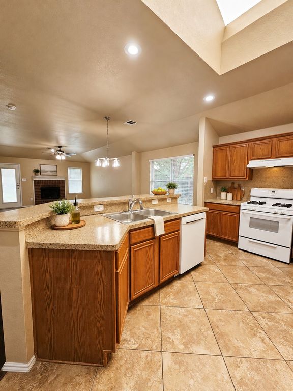 849 Fox Hunt Trail, Fort Worth, TX 76179 — photo 4