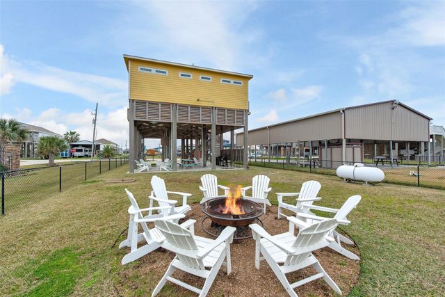 858 East Road, Crystal Beach, TX 77650