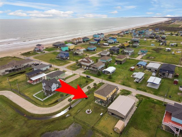 858 East Road, Crystal Beach, TX 77650