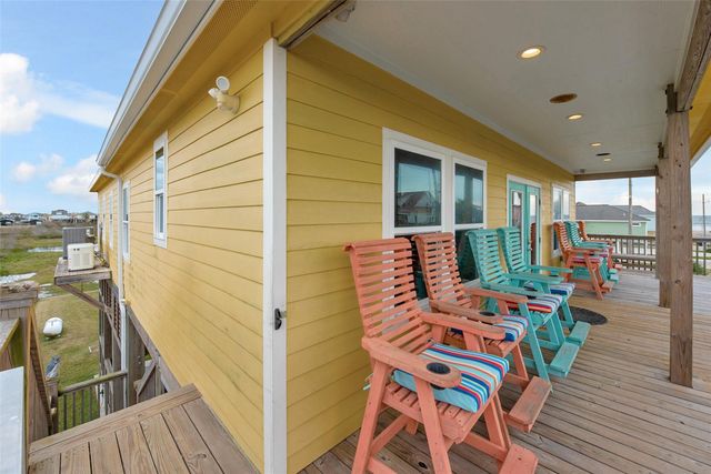 858 East Road, Crystal Beach, TX 77650
