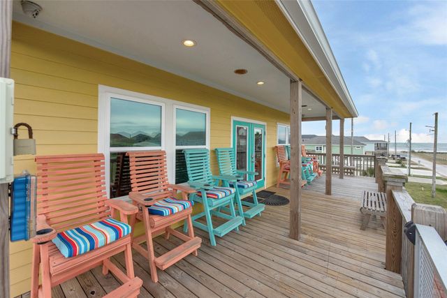 858 East Road, Crystal Beach, TX 77650