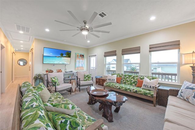 858 East Road, Crystal Beach, TX 77650