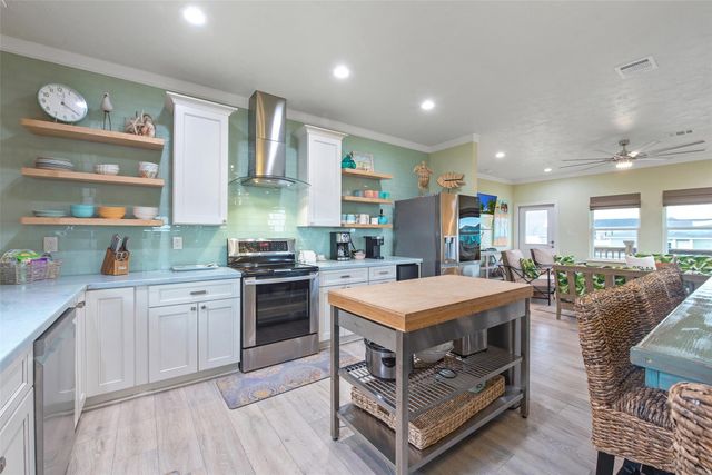 858 East Road, Crystal Beach, TX 77650