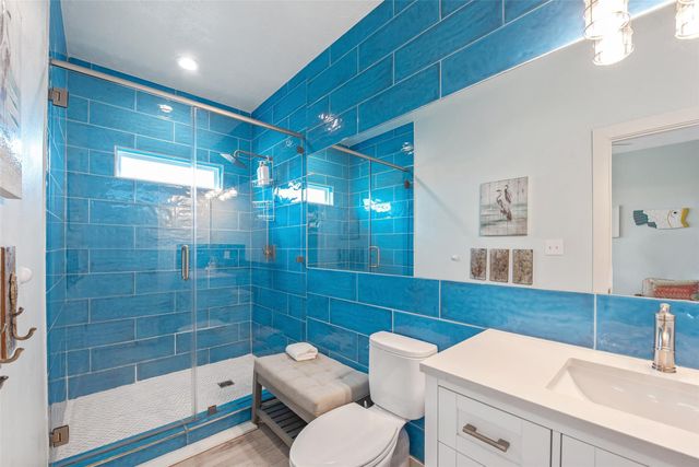 858 East Road, Crystal Beach, TX 77650